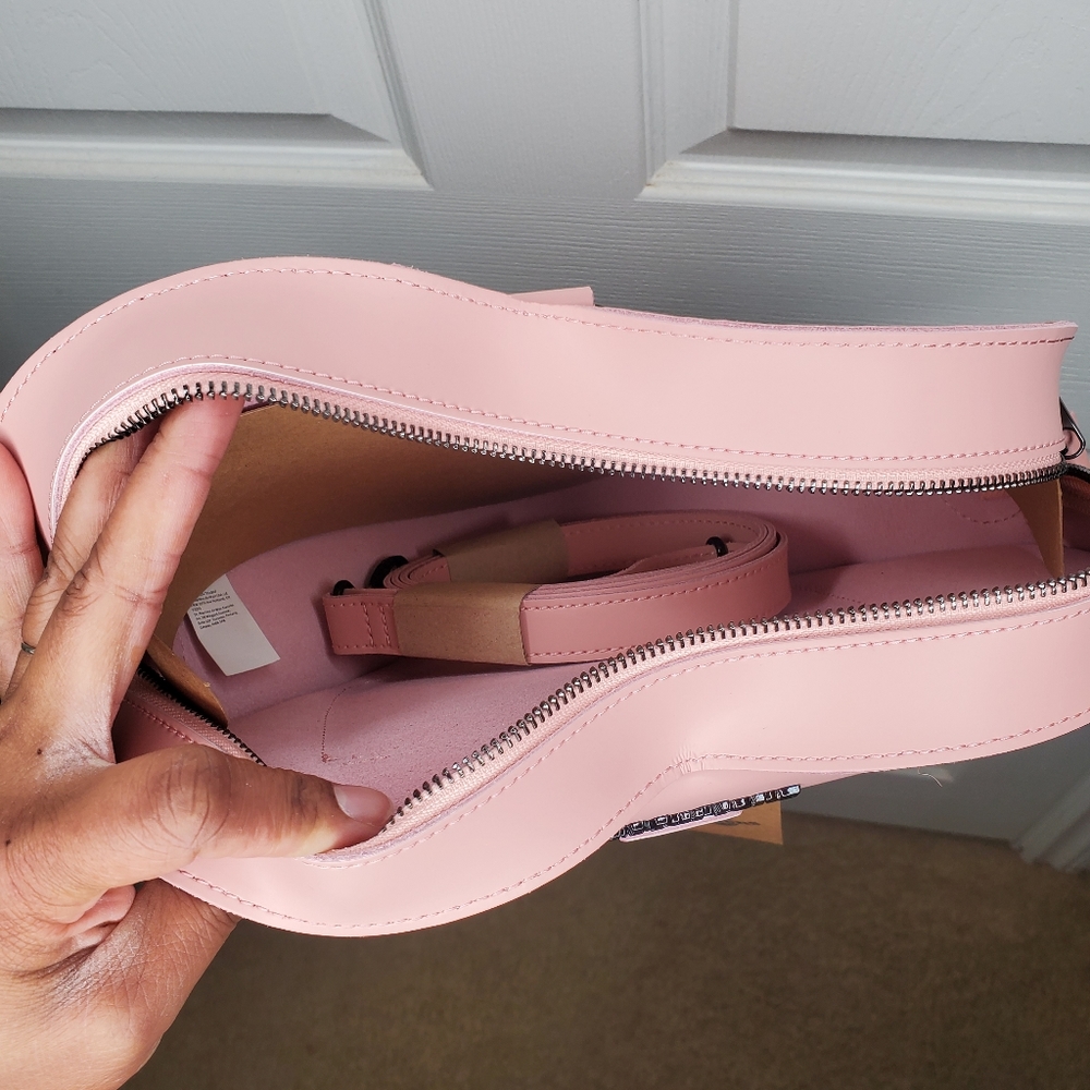 Dr. Martens Heart shaped bag in color Peach π π π - Picture 8 of 8